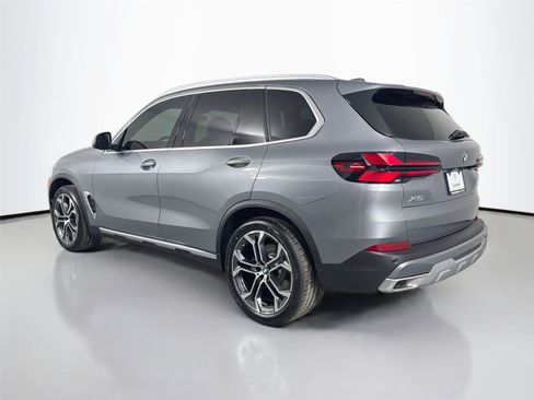 New 2026 BMW X5 xDrive40i w/ Premium Package AWD/4WD image 8