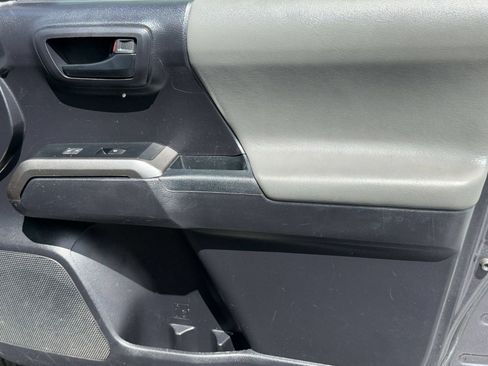 Used 2021 Toyota Tacoma SR5 RWD image 34