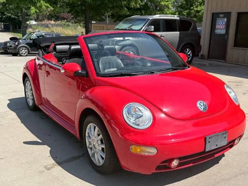 Used 2004 Volkswagen Beetle GLS FWD image 16