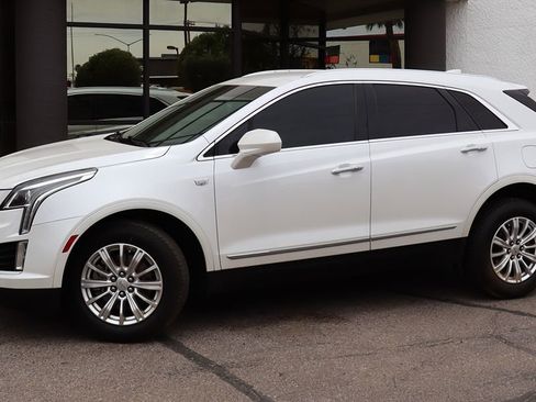 Used 2019 Cadillac XT5 FWD image 4