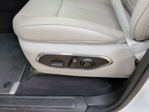 Used 2024 Jeep Wagoneer Series III w/ Premium Group I image 14