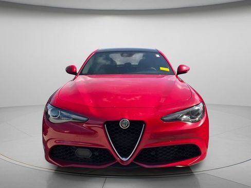 Used 2022 Alfa Romeo Giulia Ti RWD image 3