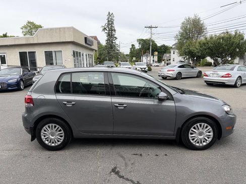 Used 2014 Volkswagen Golf 4-Door FWD image 9
