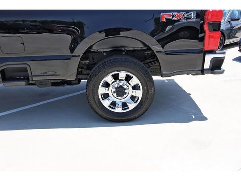 Certified 2024 Ford F350 Lariat w/ Lariat Ultimate Package AWD/4WD image 32