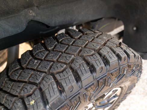 Used 2025 Chevrolet Silverado 1500 ZR2 image 38