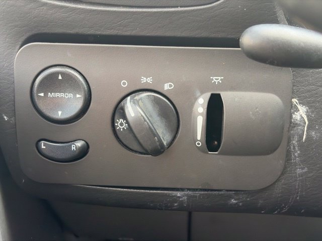 Used 2005 Chrysler Town & Country Touring FWD image 26