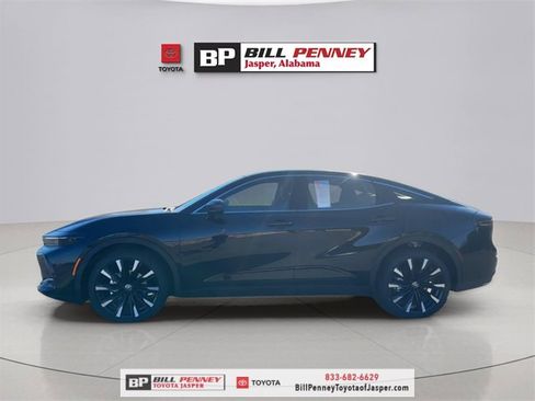 New 2026 Toyota Crown Platinum image 2