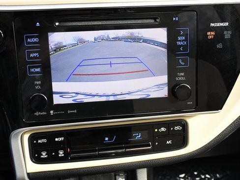 Used 2017 Toyota Corolla LE w/ LE Premium Package w/Moonroof image 13