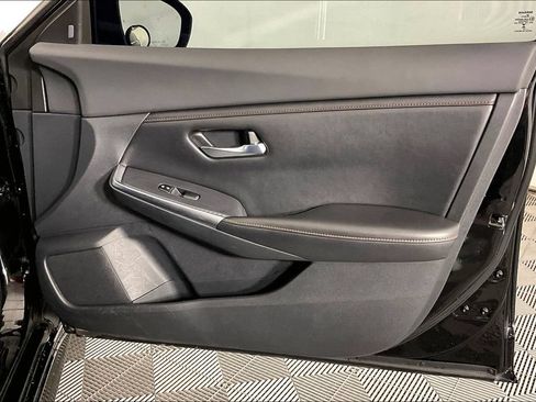 Used 2023 Nissan Sentra SR FWD image 22