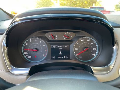 Used 2023 Chevrolet Traverse LS image 21