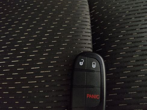 Used 2019 Dodge Journey SE w/ Premium Group image 32