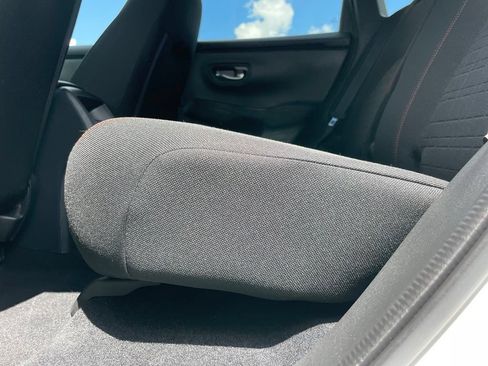 Used 2025 Honda HR-V Sport image 39