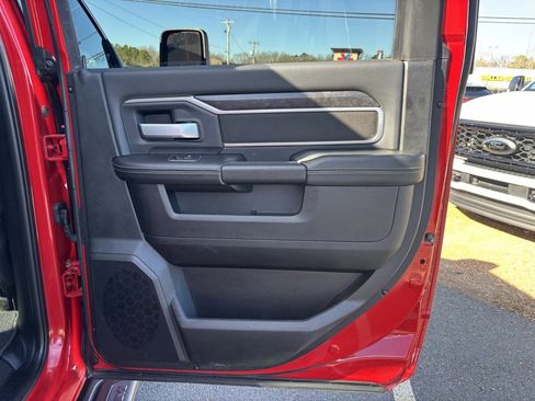 Used 2024 RAM 2500 Big Horn w/ Night Edition image 32