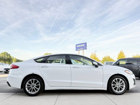 Used 2020 Ford Fusion SE FWD image 6