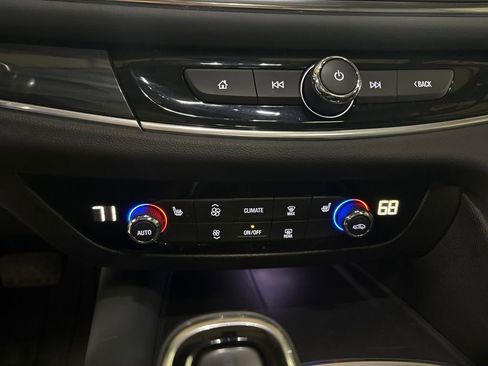 Used 2021 Buick Enclave Essence w/ Sound and Sites Package image 19