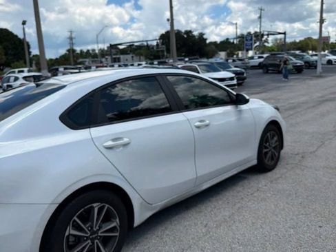 Certified 2024 Kia Forte LXS w/ LXS Technology Package FWD image 4