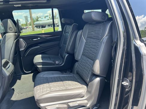 Used 2023 Cadillac Escalade ESV Sport Platinum AWD/4WD image 25