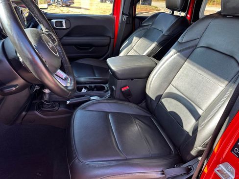 Used 2022 Jeep Wrangler Unlimited Sahara image 9