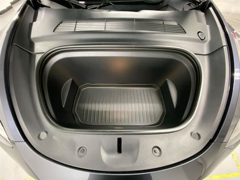 Used 2022 Tesla Model Y Performance image 22