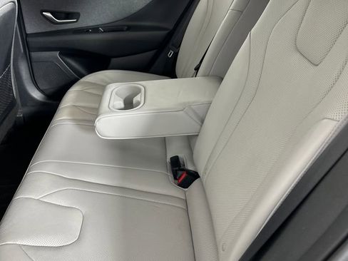 Used 2023 Hyundai Elantra Limited FWD image 17