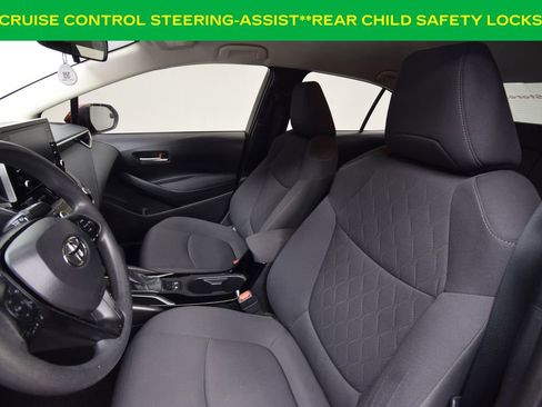 Used 2021 Toyota Corolla LE image 10