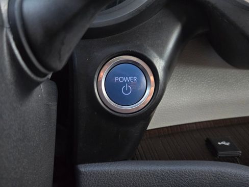 Certified 2023 Toyota Sienna LE FWD image 19
