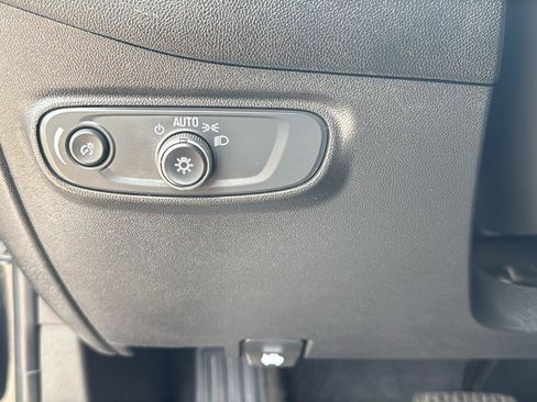 Used 2022 Chevrolet Equinox LT AWD/4WD image 14