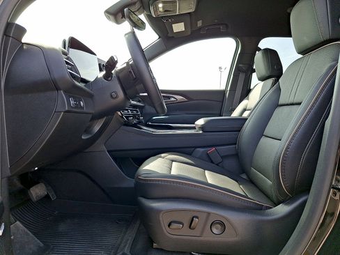 New 2026 Chevrolet Traverse High Country w/ LPO, Floor Liner Package FWD image 14
