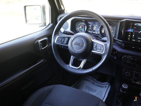 Used 2024 Jeep Wrangler Unlimited Sahara AWD/4WD image 22