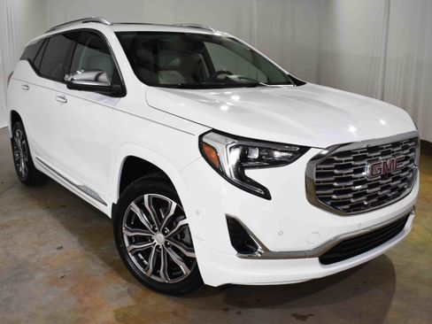 Used 2019 GMC Terrain Denali w/ Advanced Safety Package image 3