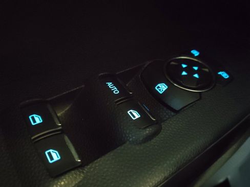 Used 2019 Ford EcoSport SE w/ SE Convenience Package image 27