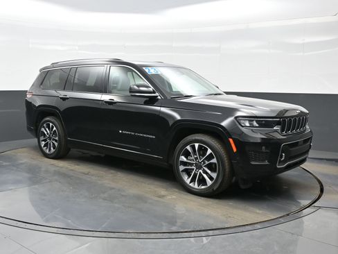 Used 2023 Jeep Grand Cherokee L Overland w/ Luxury Tech Group IV image 8
