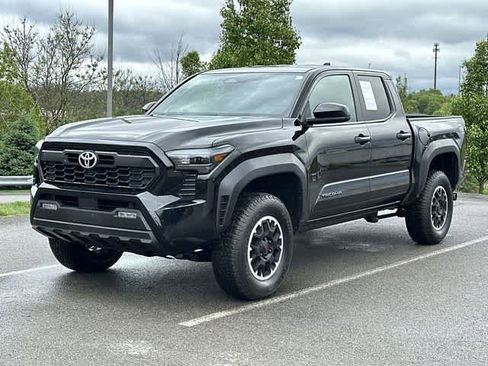 Used 2024 Toyota Tacoma TRD Off-Road AWD/4WD image 1