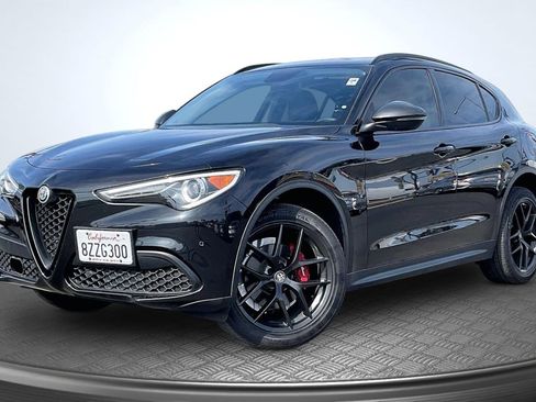 Used 2019 Alfa Romeo Stelvio Ti w/ Nero Edizione image 12