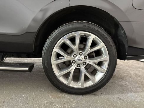 Used 2018 Ford Expedition Platinum image 5