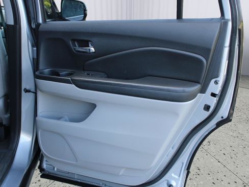 Used 2016 Honda Pilot EX image 42
