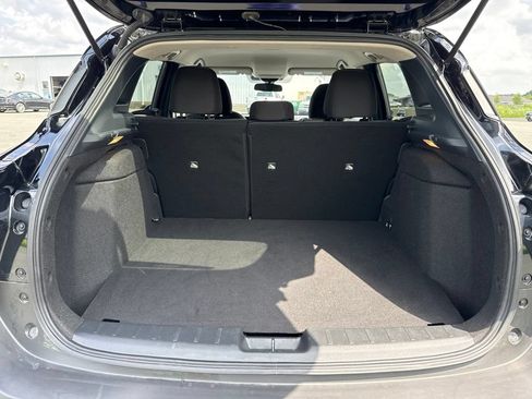 Used 2025 Nissan Kicks SV AWD/4WD image 18