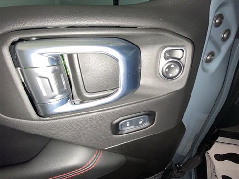 Used 2024 Jeep Wrangler Unlimited Rubicon image 13