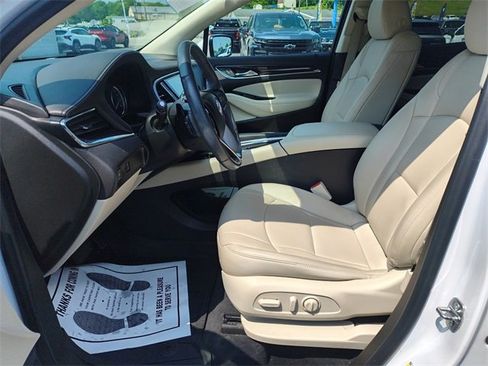 Used 2022 Buick Enclave Essence w/ Sport Touring Edition image 19