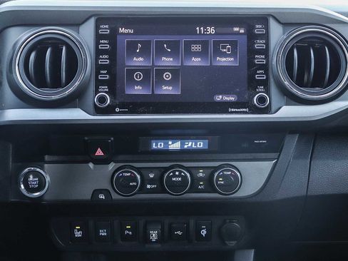 Used 2022 Toyota Tacoma TRD Sport w/ Technology Package image 13