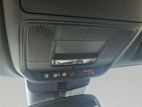 Used 2025 Buick Enclave Preferred FWD image 19