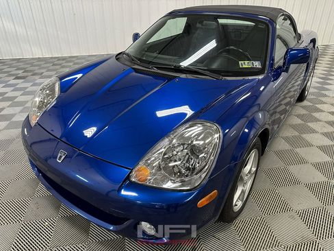 Used 2003 Toyota MR2 image 6