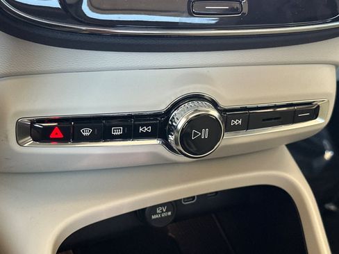 New 2026 Volvo XC40 B5 Ultra AWD/4WD image 17