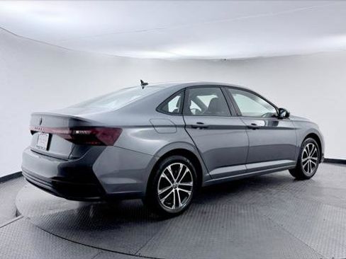 Used 2025 Volkswagen Jetta Sport FWD image 8
