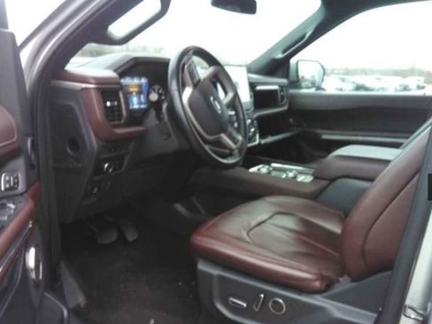 Used 2023 Ford Expedition Max Limited image 4