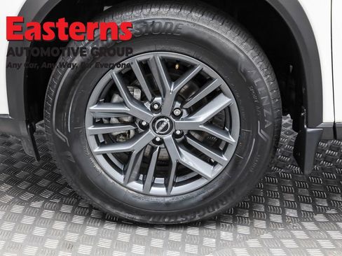 Used 2023 Nissan Rogue S image 32