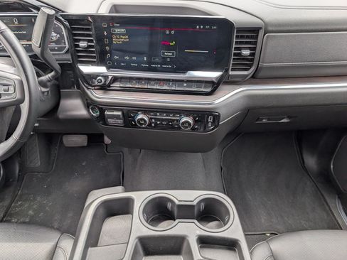 Used 2025 GMC Sierra 1500 SLT AWD/4WD image 7