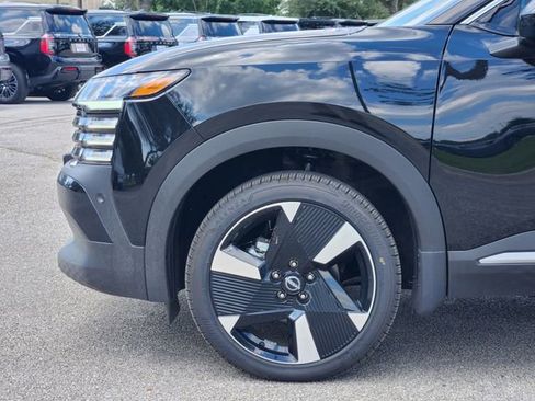 New 2025 Nissan Kicks SR w/ Illumination Package image 5