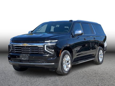 Used 2025 Chevrolet Suburban Premier AWD/4WD image 1