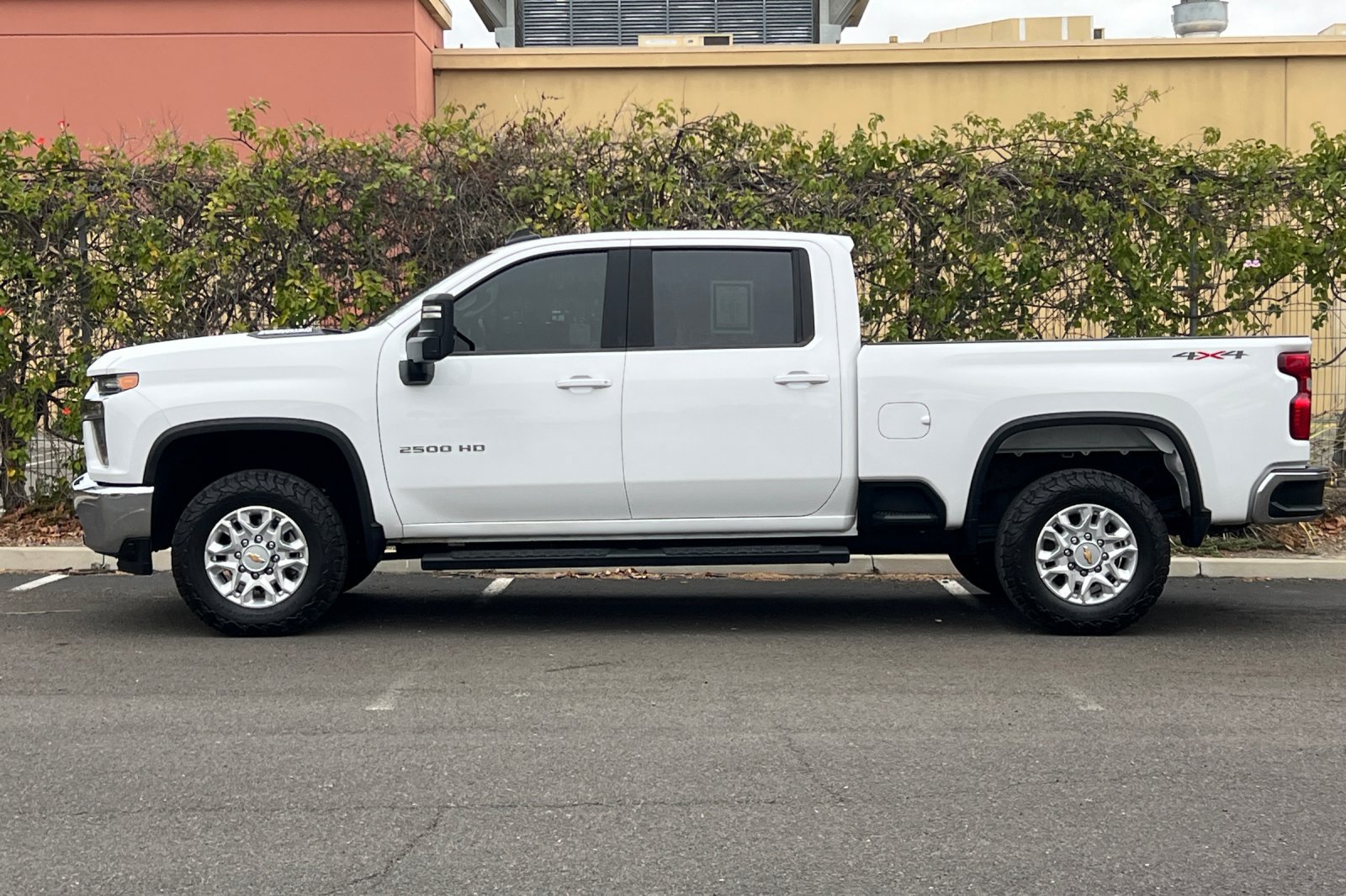 Used 2022 Chevrolet Silverado 2500 LT w/ Fleet Comfort Package AWD/4WD image 7